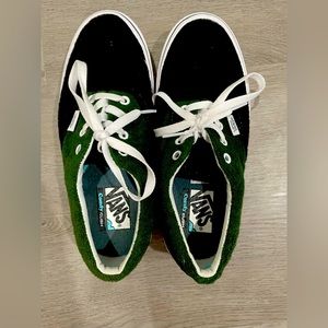 Like new green and black block Vans sneakers women’s size 7.